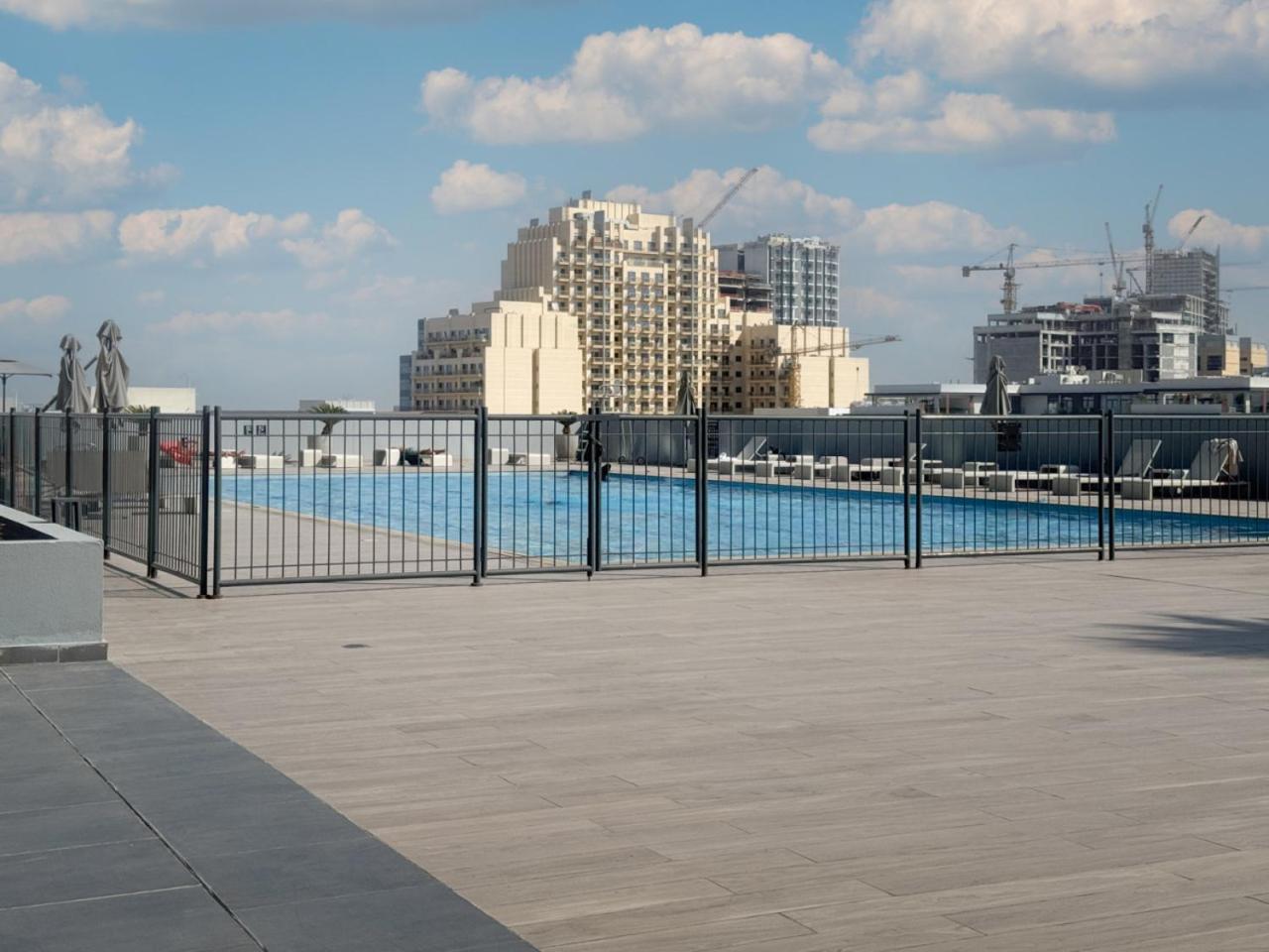 Stylish Living In The Heart Of Jvc Apartment *