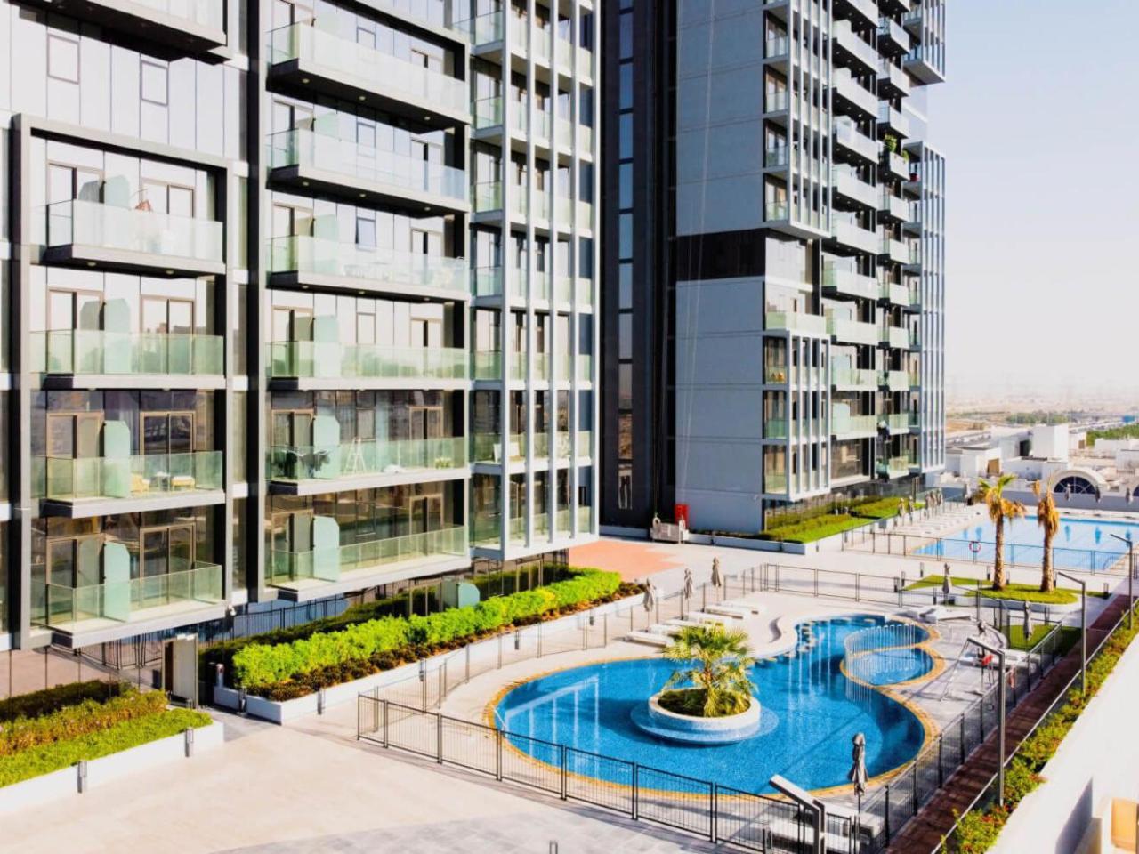 Apartment Stylish Living In The Heart Of Jvc *