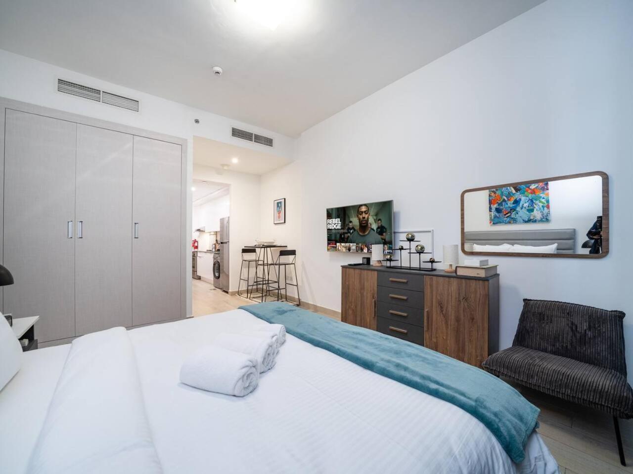 Apartment Stylish Living In The Heart Of Jvc Dubai