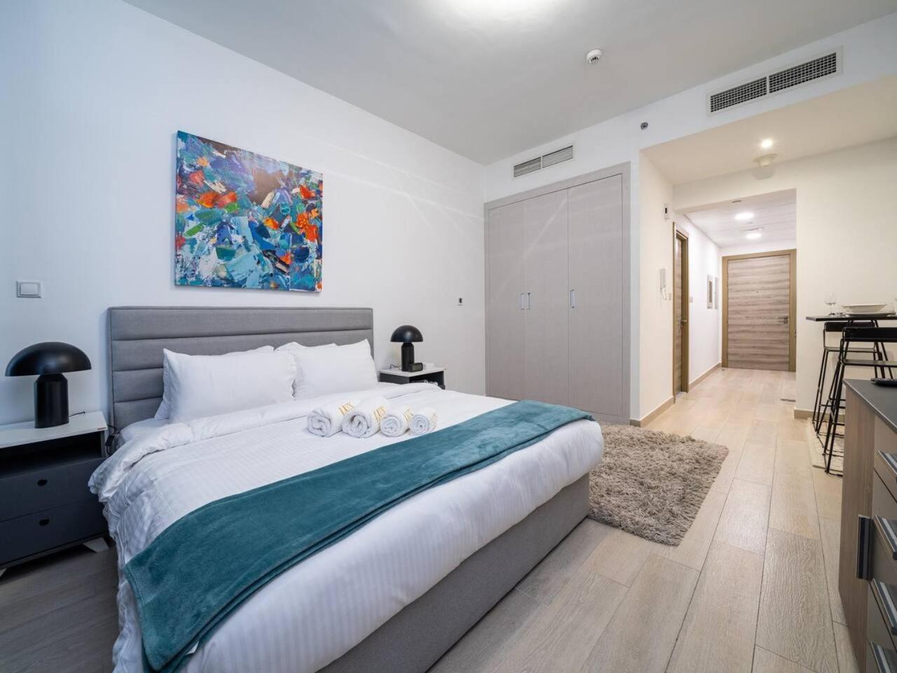 Stylish Living In The Heart Of Jvc * Dubai